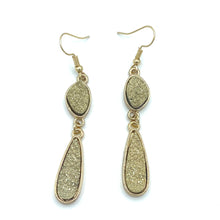 Load image into Gallery viewer, Vada Earrings